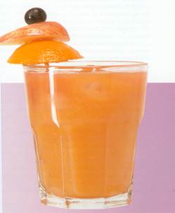 Solbær, appelsin og æble cocktail